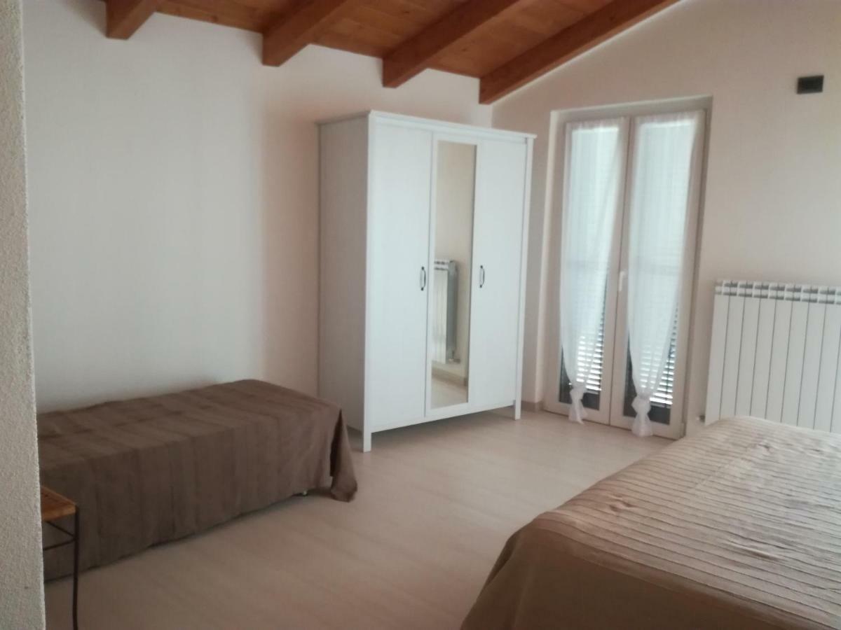 דירות מנדלו דל לאריו Casa Stefania מראה חיצוני תמונה