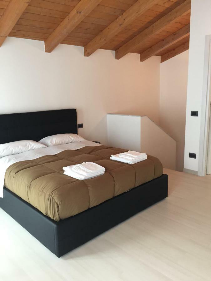 דירות מנדלו דל לאריו Casa Stefania מראה חיצוני תמונה