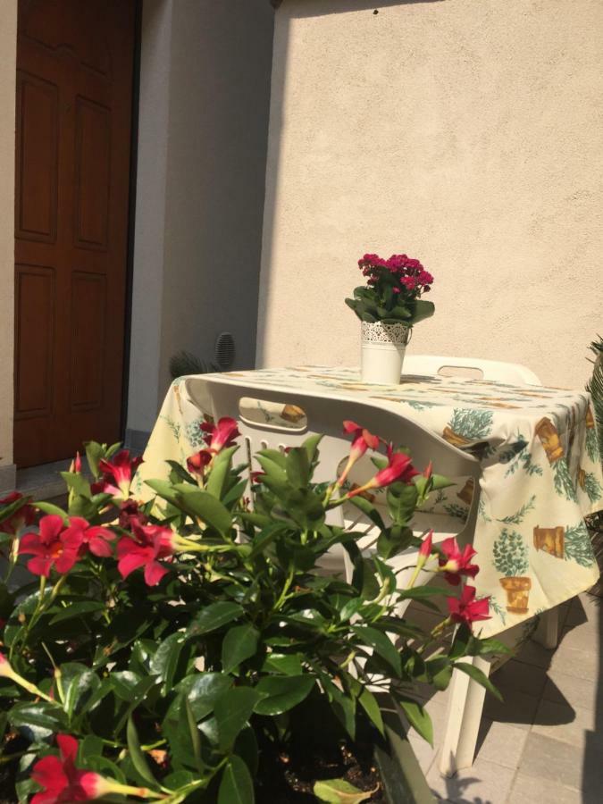 דירות מנדלו דל לאריו Casa Stefania מראה חיצוני תמונה