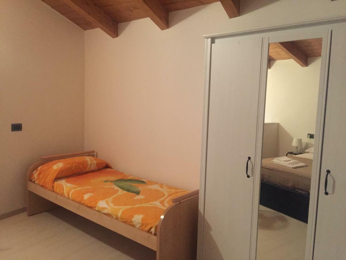דירות מנדלו דל לאריו Casa Stefania מראה חיצוני תמונה